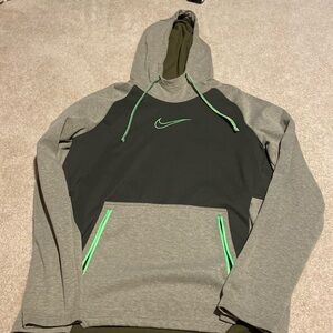 Men’s Adult L Nike Hoodie